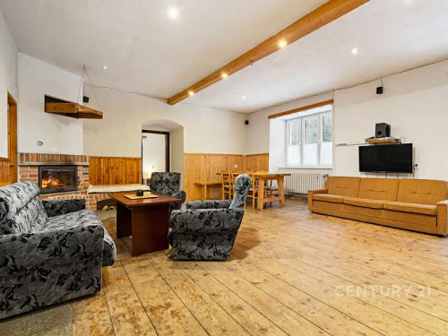 Prodej chalupy 648 m², pozemek 907 m²