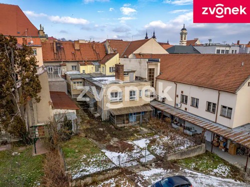 Prodej vily 700 m², pozemek 894 m²