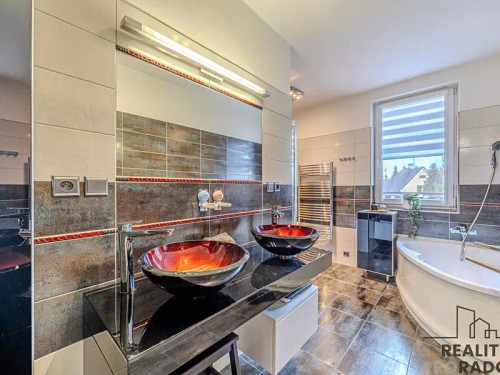 Prodej domu 342 m², pozemek 467 m²