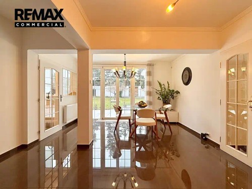 Prodej vily 355 m², pozemek 905 m²