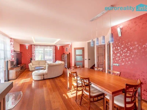 Prodej domu 270 m², pozemek 2175 m²