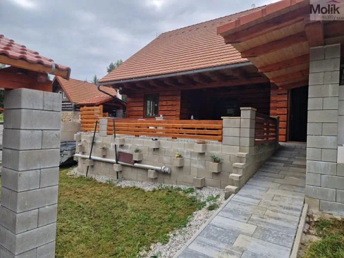 Prodej domu 280 m², pozemek 1017 m²