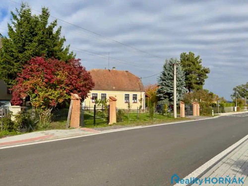 Prodej stavebního pozemku 2813 m²