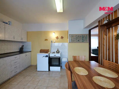 Prodej domu 240 m², pozemek 1701 m²