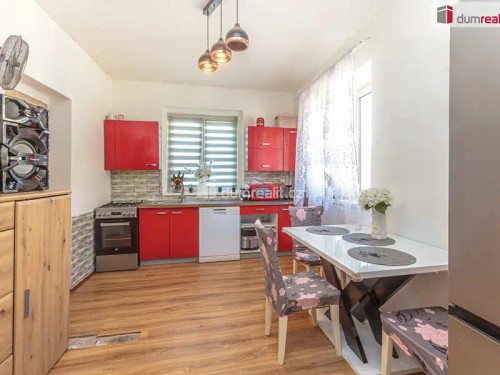 Prodej domu 360 m², pozemek 657 m²