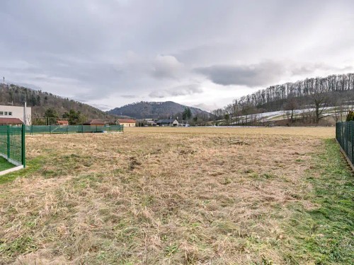 Prodej stavebního pozemku 1069 m²