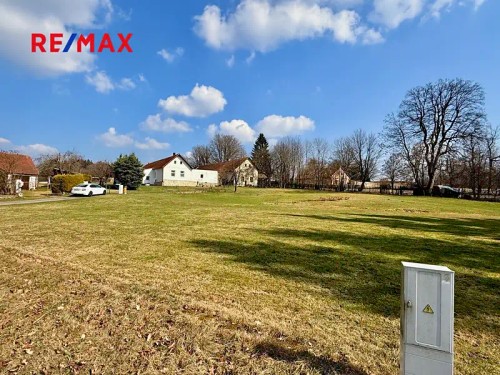 Prodej stavebního pozemku 1324 m²