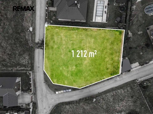 Prodej stavebního pozemku 1212 m²