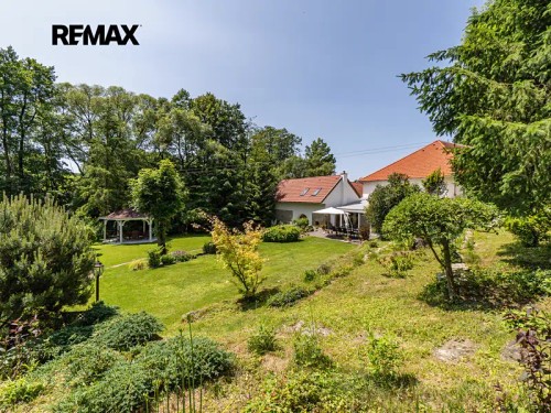 Prodej domu 786 m², pozemek 7338 m²