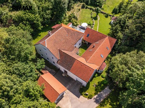 Prodej domu 786 m², pozemek 7338 m²