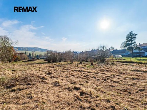 Prodej stavebního pozemku 3297 m²