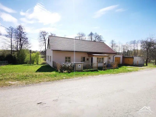 Prodej domu 372 m², pozemek 2499 m²