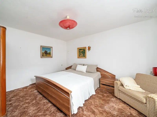 Prodej domu 290 m², pozemek 1802 m²