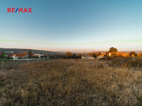 Prodej stavebního pozemku 1998 m²