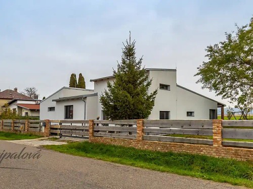 Prodej domu 185 m², pozemek 1734 m²