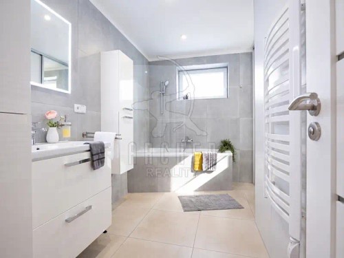Prodej domu 174 m², pozemek 799 m²