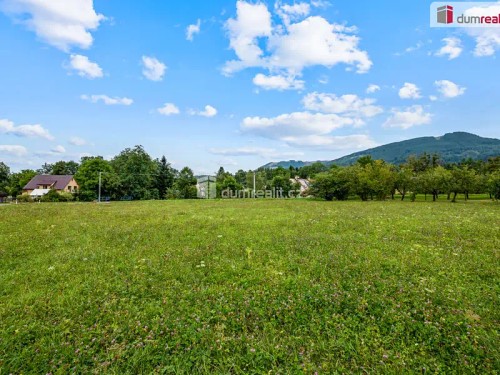 Prodej stavebního pozemku 1200 m²