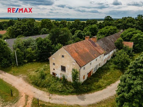 Prodej zemědělské usedlosti 830 m², pozemek 978 m²