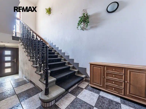 Prodej domu 400 m², pozemek 821 m²