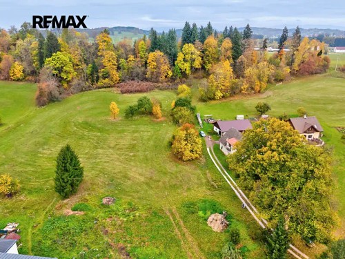 Prodej stavebního pozemku 1212 m²