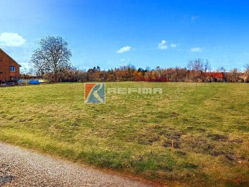 Prodej stavebního pozemku 1647 m²