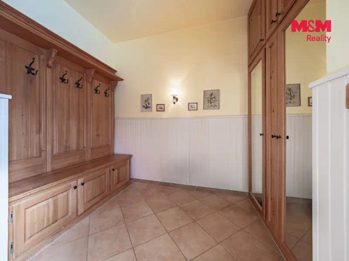 Prodej domu 300 m², pozemek 1340 m²
