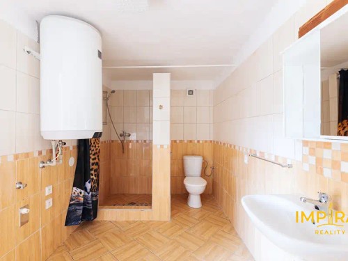 Prodej domu 300 m², pozemek 2937 m²