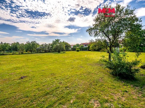 Prodej stavebního pozemku 1676 m²