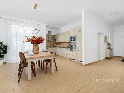 Prodej bytu 4+1 135 m²