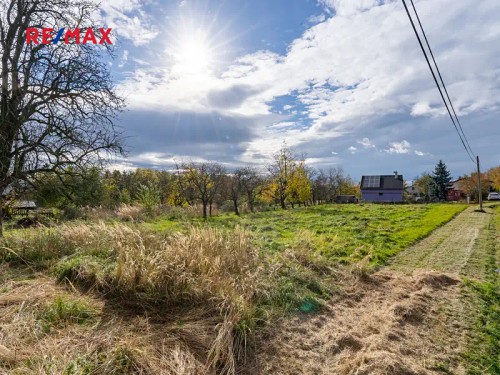 Prodej stavebního pozemku 2706 m²