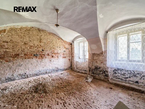 Prodej zemědělské usedlosti 888 m², pozemek 8141 m²