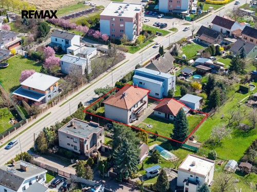 Prodej stavebního pozemku 984 m²
