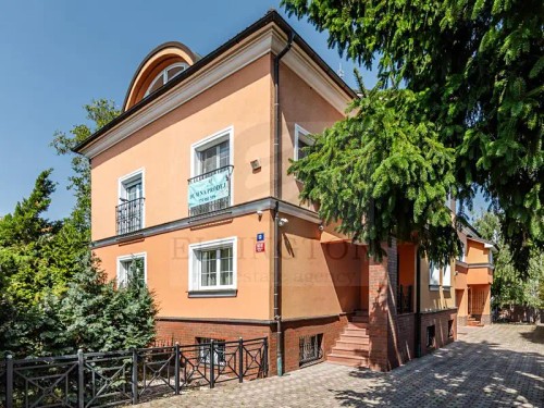 Prodej domu 715 m², pozemek 894 m²