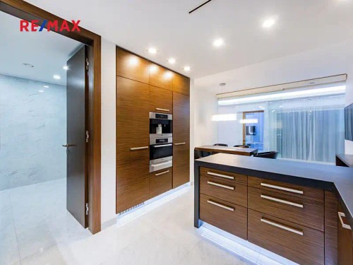 Prodej domu 365 m², pozemek 623 m²