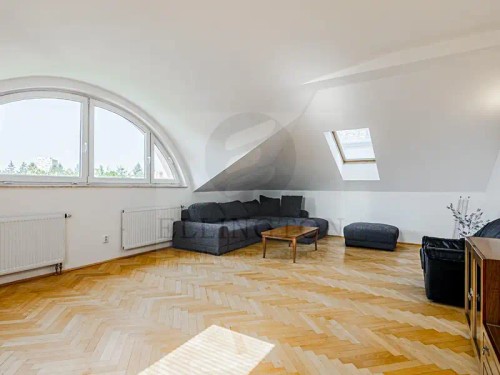 Prodej domu 715 m², pozemek 894 m²