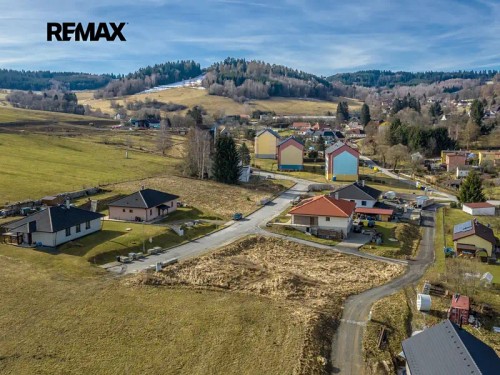 Prodej stavebního pozemku 988 m²
