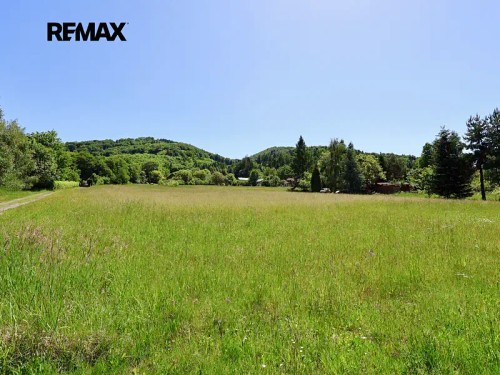Prodej stavebního pozemku 800 m²
