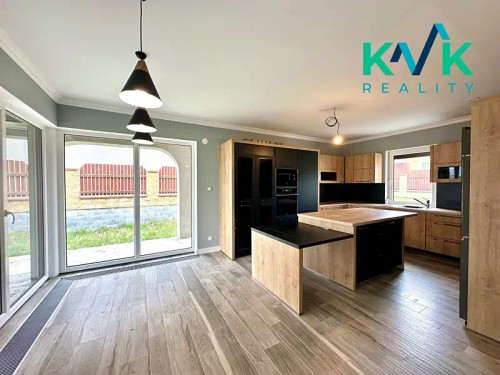 Prodej domu 270 m², pozemek 183 m²