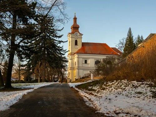 Prodej stavebního pozemku 1483 m²