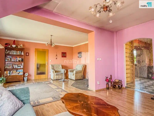 Prodej domu 200 m², pozemek 6424 m²