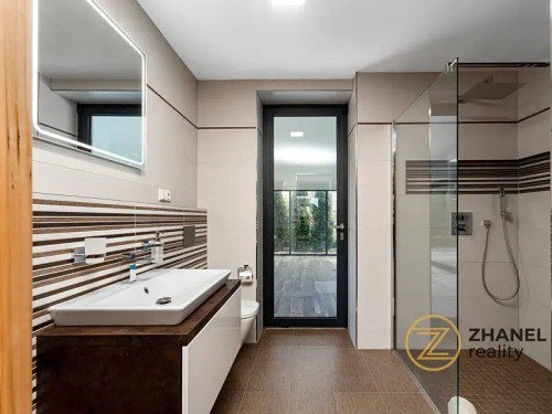 Prodej domu 351 m², pozemek 1603 m²