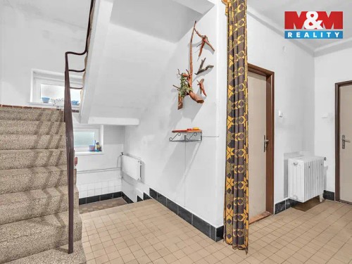 Prodej domu 225 m², pozemek 1225 m²