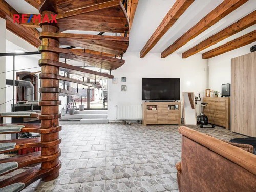 Prodej chalupy 392 m², pozemek 934 m²