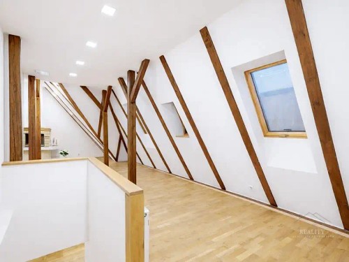 Prodej bytu 4+kk 158 m²