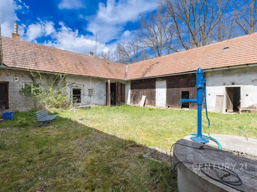 Prodej zemědělské usedlosti 400 m², pozemek 15909 m²