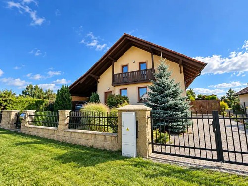 Prodej domu 198 m², pozemek 1418 m²