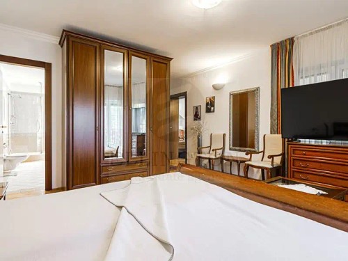 Prodej domu 715 m², pozemek 894 m²