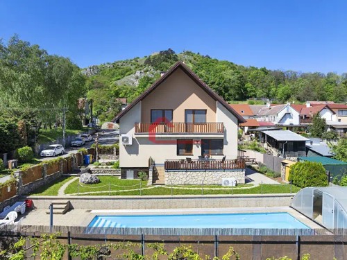 Prodej domu 201 m², pozemek 485 m²