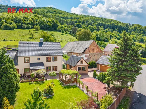 Prodaná  chata 200 m², pozemek 1966 m²