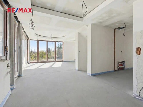 Prodej vily 260 m², pozemek 2681 m²